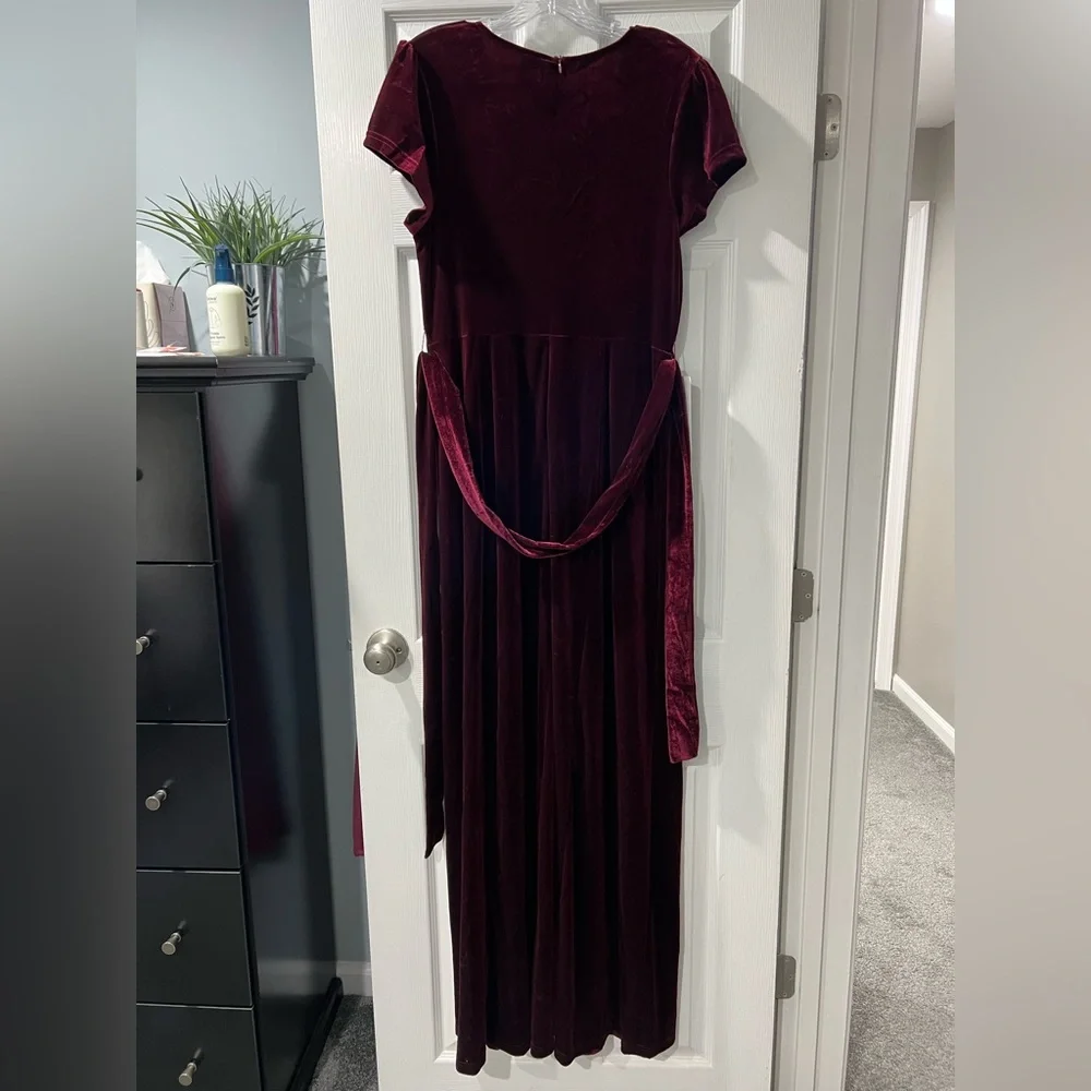 Azazie NWT “Dreaming of you” Cabernet Velvet Maxi Dress size XL - Picture 3 of 6